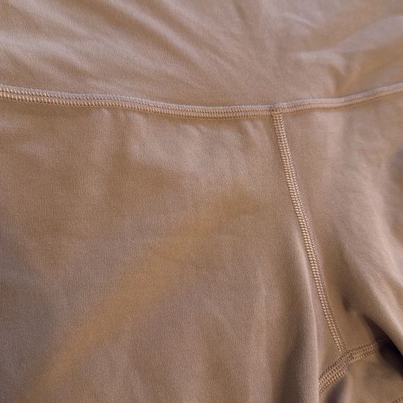 Lululemon align high rise shorts, 4”, size 6 - Picture 5 of 6